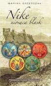 Okładka książki Nike Niosiąca Blask-Piw