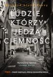 Okładka książki Ludzie, którzy jedzą ciemność