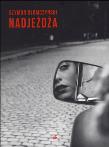 Nadjeżdża. Autor: Słomczyński Szymon. Dadada.pl Okładka książki Nadjeżdża