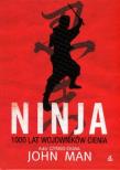 Ninja. 1000 lat wojowników cienia. Autor: Man John. Dadada.pl Okładka książki Ninja. 1000 lat wojowników cienia