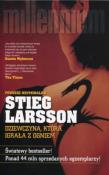 Dziewczyna, która igrała z ogniem br. Autor: Stieg Larsson. Dadada.pl Okładka książki Dziewczyna, która igrała z ogniem br