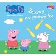 Okładka książki Świnka Peppa. Książeczki z półeczki Tom 37. Zabawy na podwórku