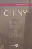 Chiny Wielki Skok w mgłę. Autor: Gabriel Gresillon. Dadada.pl Okładka książki Chiny Wielki Skok w mgłę