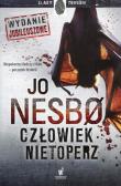Człowiek nietoperz. Autor: JO NESBØ. Dadada.pl Okładka książki Człowiek nietoperz