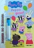 Okładka książki Świnka Peppa. Zadania do ścierania. Peppa ma gości