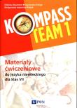 Kompass Team 1 Materiały ćwiczeniowe do języka niemieckiego dla klas 7. Autor: Reymont Elżbieta, Sibiga Agnieszka, Jezierska-Wiejak Małgorzata. Dadada.pl Okładka książki Kompass Team 1 Materiały ćwiczeniowe do języka niemieckiego dla klas 7