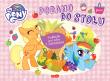 My Little Pony. Podano do stołu. Podkładki. Autor: Marta Stochmiałek, Hasbro. Dadada.pl Okładka książki My Little Pony. Podano do stołu. Podkładki