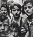 Elliott Erwitt Home Around the World. Autor: McDonald Jessica S.. Dadada.pl Okładka książki Elliott Erwitt Home Around the World