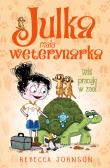 Dziś pracuję w zoo! Julka mała weterynarka. Tom 6. Autor: Rebecca L. Johnson. Dadada.pl Okładka książki Dziś pracuję w zoo! Julka mała weterynarka. Tom 6