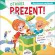 Otwórz prezent! Kosmos prehistoria domy świata i więcej!. Autor: Leone Luca, Mancini Paolo. Dadada.pl Okładka książki Otwórz prezent! Kosmos prehistoria domy świata i więcej!