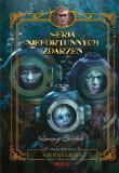 Seria niefortunnych zdarzeń T.11 Groźna grota. Autor: Snicket Lemony, Brett Helquist. Dadada.pl Okładka książki Seria niefortunnych zdarzeń T.11 Groźna grota