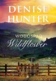 Wodospad Wildflower. Romans w Riverbend. Tom 4. Autor: Hunter Denise. Dadada.pl Okładka książki Wodospad Wildflower. Romans w Riverbend. Tom 4