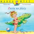 Zuzia na plaży. Mądra Mysz. Autor: Liane Schneider. Dadada.pl Okładka książki Zuzia na plaży. Mądra Mysz