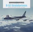 B-52 Stratofortress. Autor: Doyle David. Dadada.pl Okładka książki B-52 Stratofortress