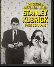 Stanley Kubrick Photographs Through a Different Lens. Autor: Sante Luc. Dadada.pl Okładka książki Stanley Kubrick Photographs Through a Different Lens