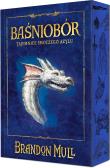 Tajemnice smoczego azylu. Baśniobór. Tom 4 (ilustrowane brzegi). Autor: Brandon Mull. Dadada.pl Okładka książki Tajemnice smoczego azylu. Baśniobór. Tom 4 (ilustrowane brzegi)